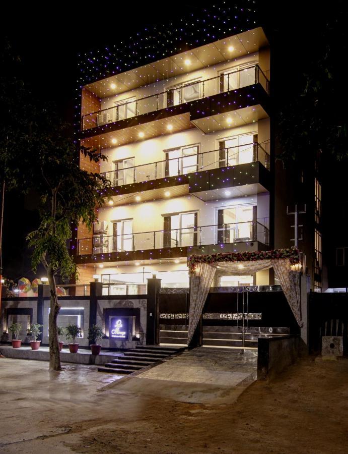 Hotel La Mirage Noida Esterno foto