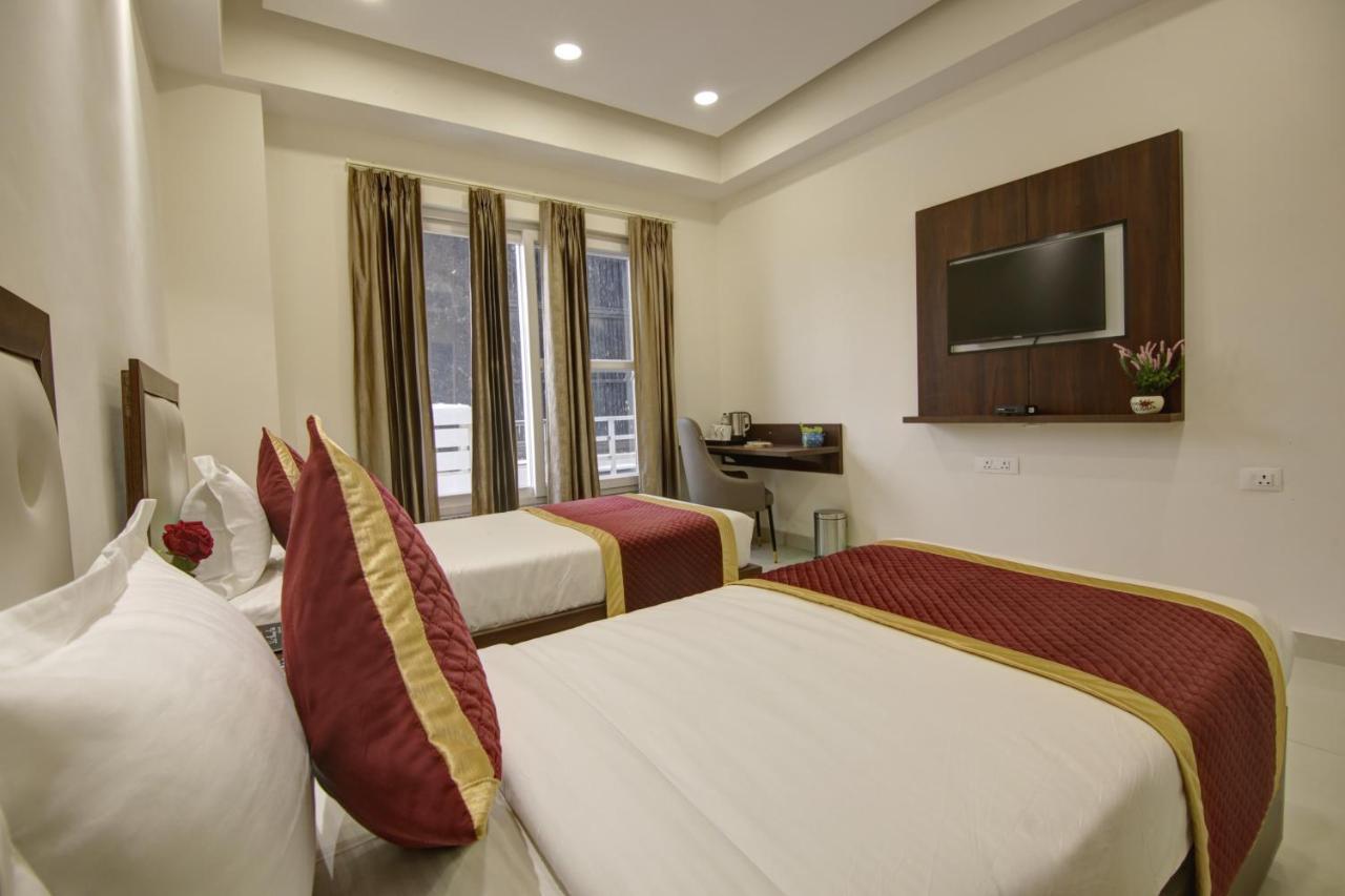 Hotel La Mirage Noida Esterno foto