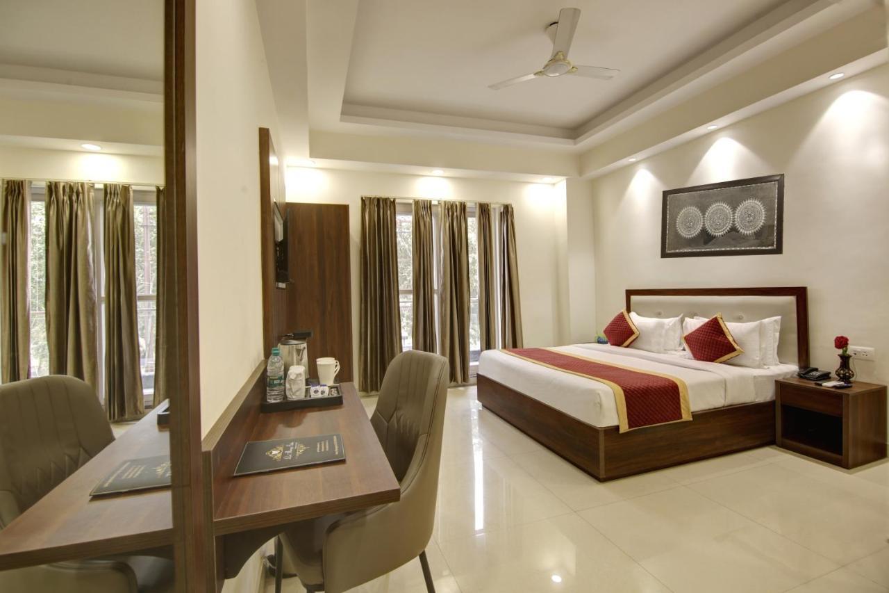 Hotel La Mirage Noida Esterno foto
