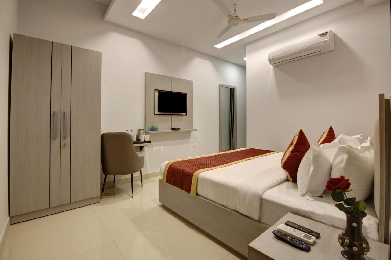 Hotel La Mirage Noida Esterno foto