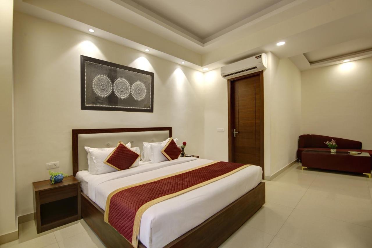 Hotel La Mirage Noida Esterno foto